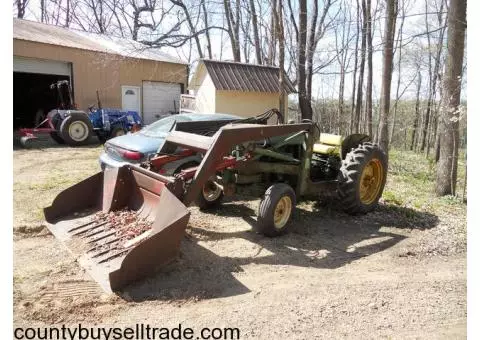 1010 John Deere Loader tractor